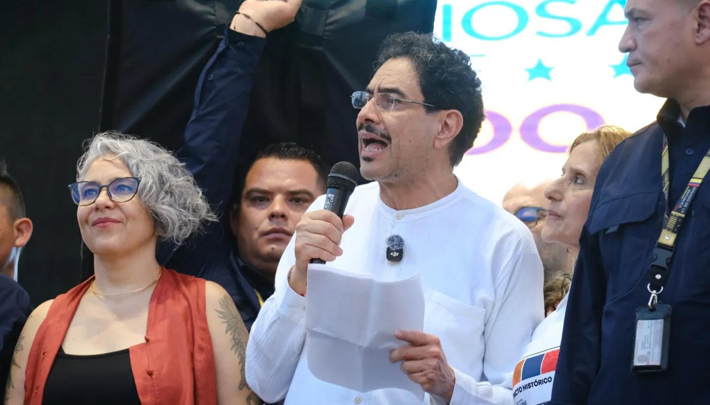 El candidato presidencial Iván Cepeda.