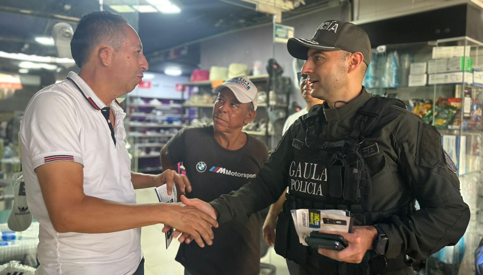 Acciones pedagógicas dirigidas a la comunidad y al sector comercial.