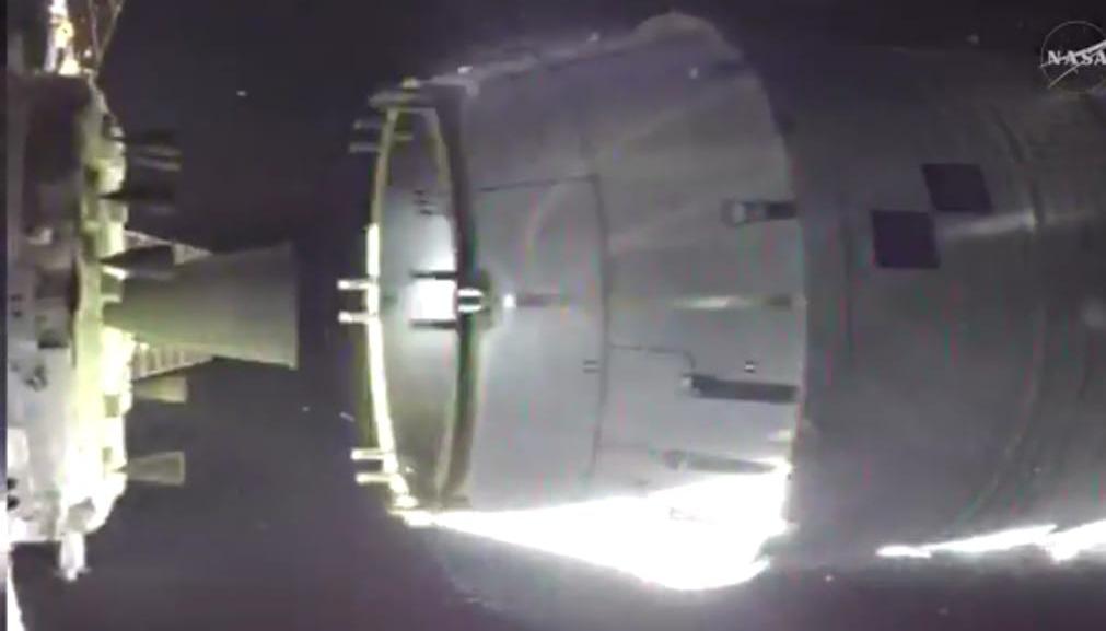 La nave espacial Orion se separó con éxito de la etapa superior del cohete 