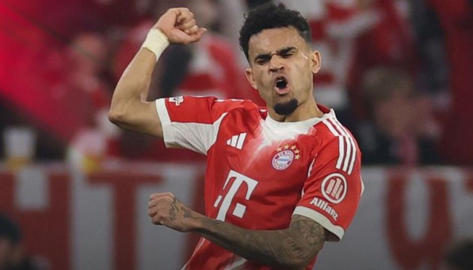 Luis Díaz celebra su gol ante el Real Madrid con Dayot Upamecano.