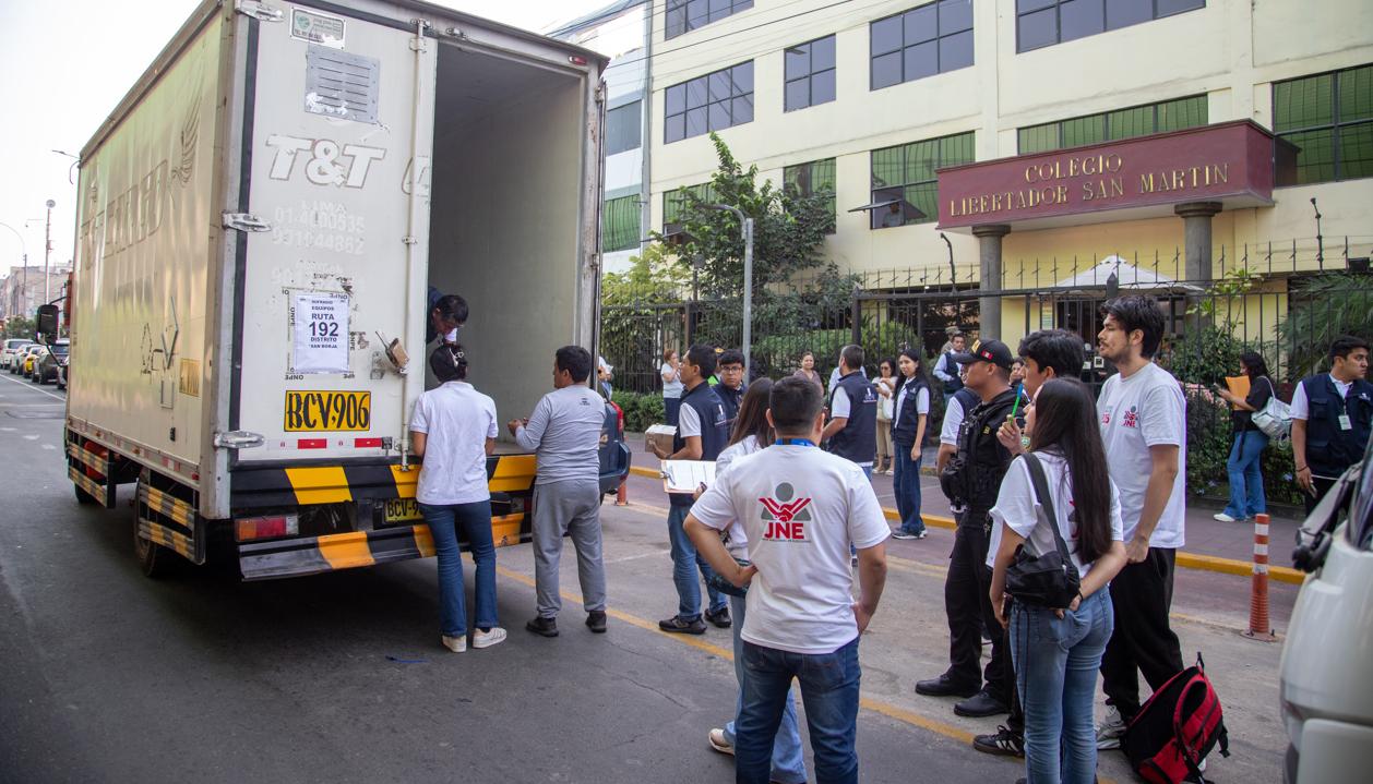 La llegada del material electoral.