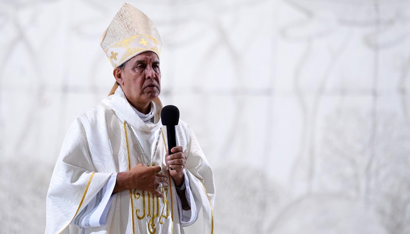 El Arzobispo de Barranquilla, Monseñor Pablo Emiro Salas. 