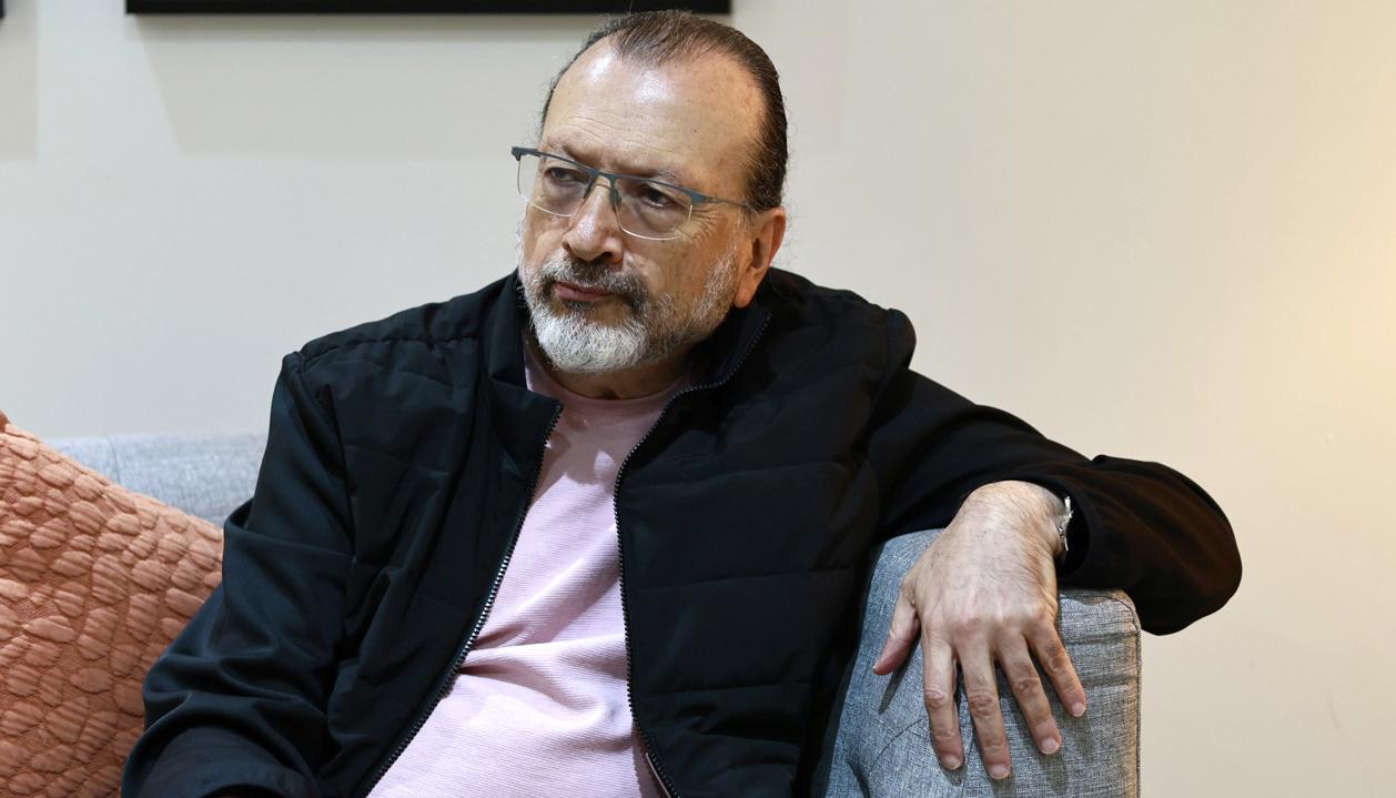 El laureado poeta y ensayista colombiano William Ospina.