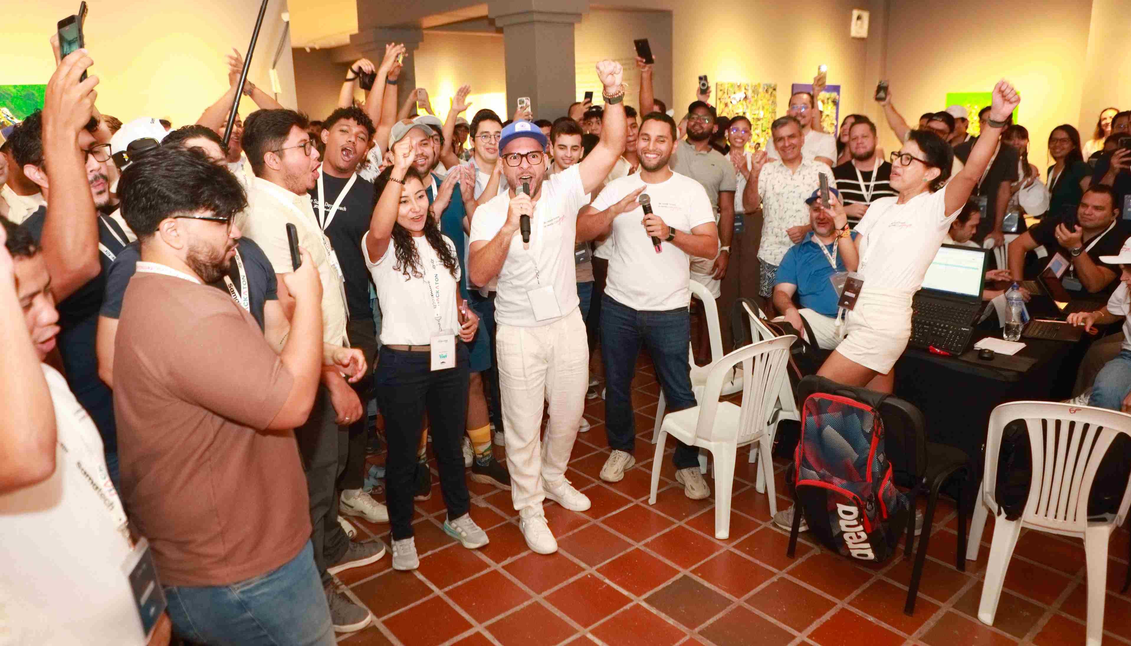 Participantes del hackatón.