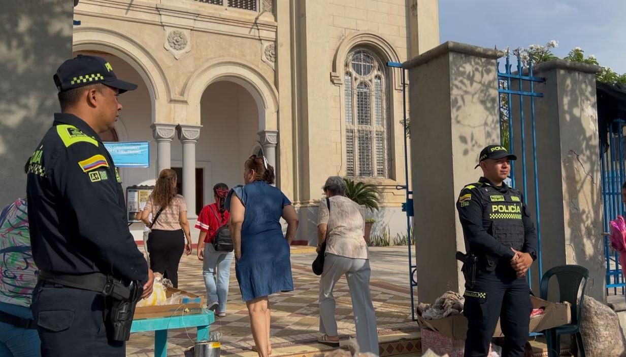 Policía haciendo presencia en iglesias de Barranquilla