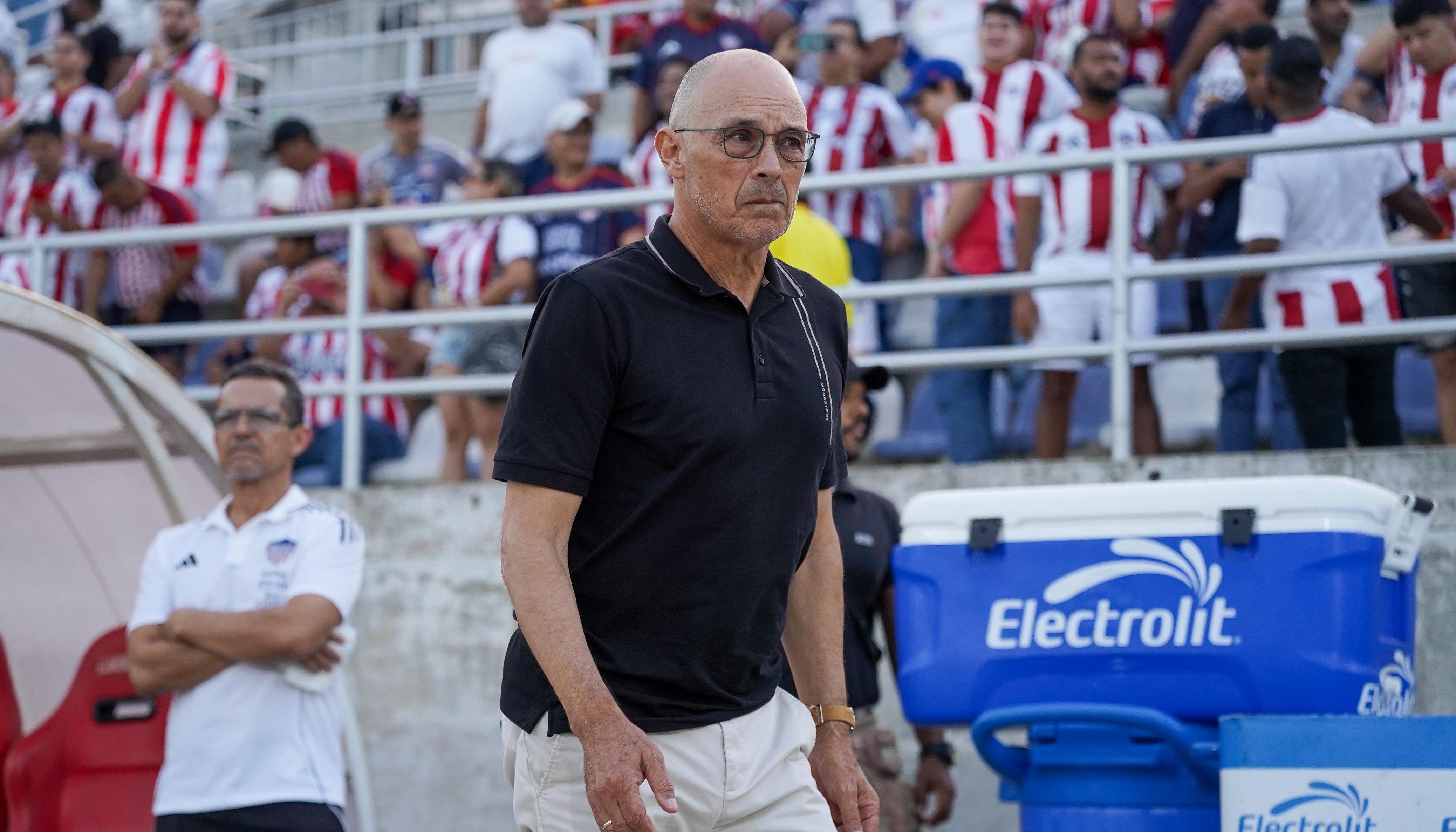 Alfredo Arias sumó su tercera derrota en casa en la Liga.