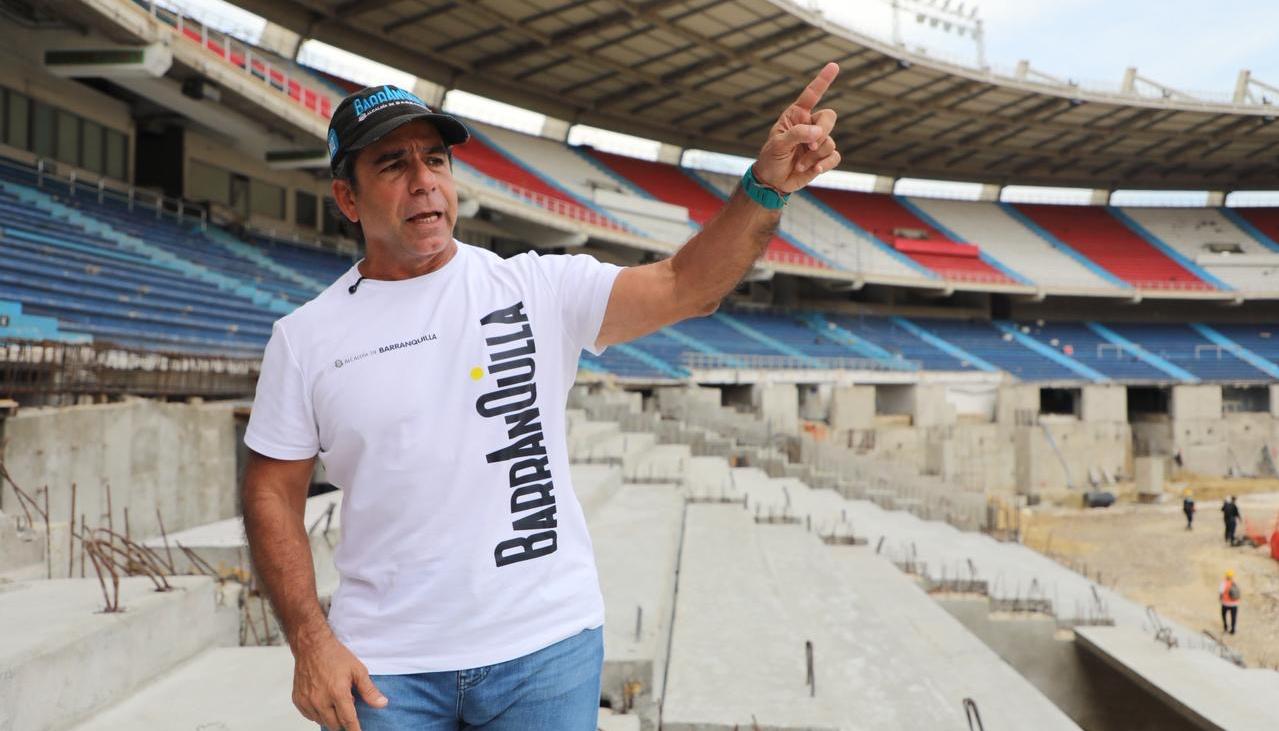 Alcalde Alejandro Char en visita de inspección a los trabajos en el 'Metro'.