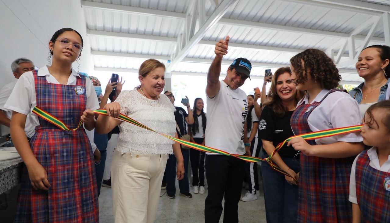 Alcalde Char inaugura nuevo comedor escolar en la IED María Inmaculada. 