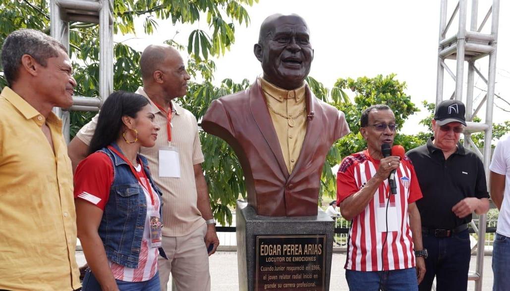 En 2024, fue develado el busto de Édgar Perea en la Ventana de Campeones con la presencia de varios de sus hijos. 