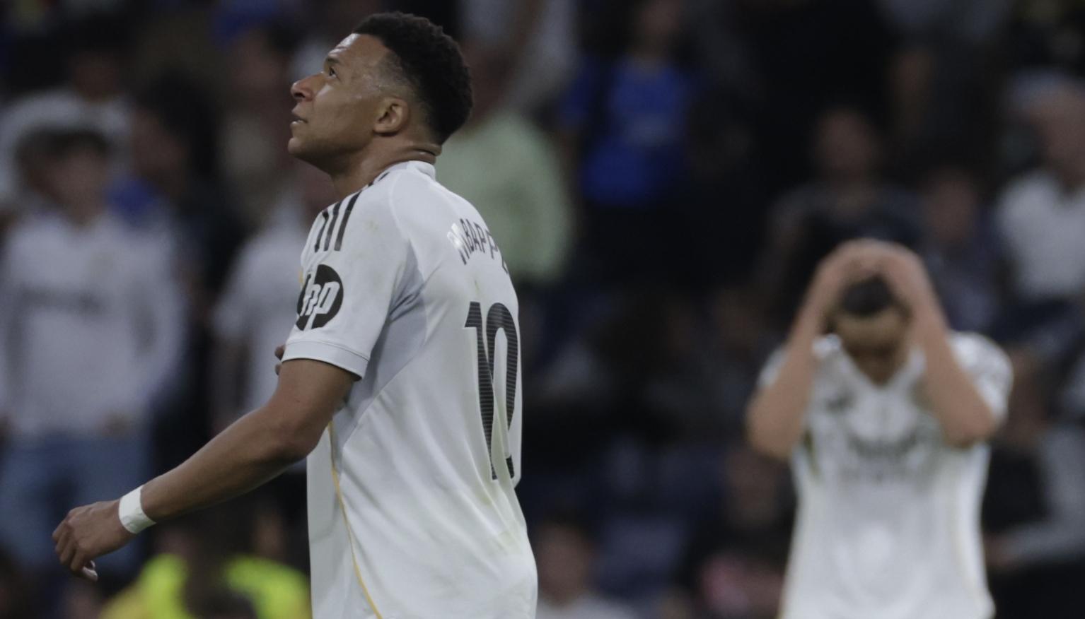 La decepción de Kylian Mbappé tras el empate en casa con Getafe. 