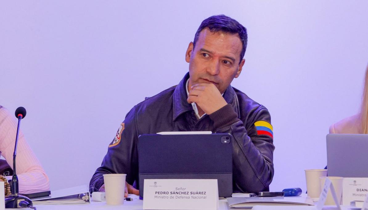 Pedro Sánchez, ministro de Defensa. 