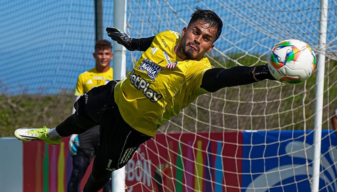 El uruguayo Mauro Silveira, portero titular del Junior.