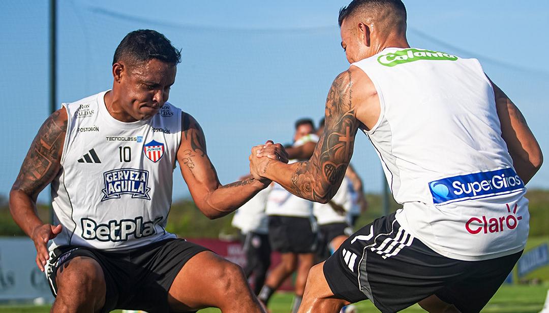 Luis Fernando Muriel y Harold Rivera durante un entrenamiento.