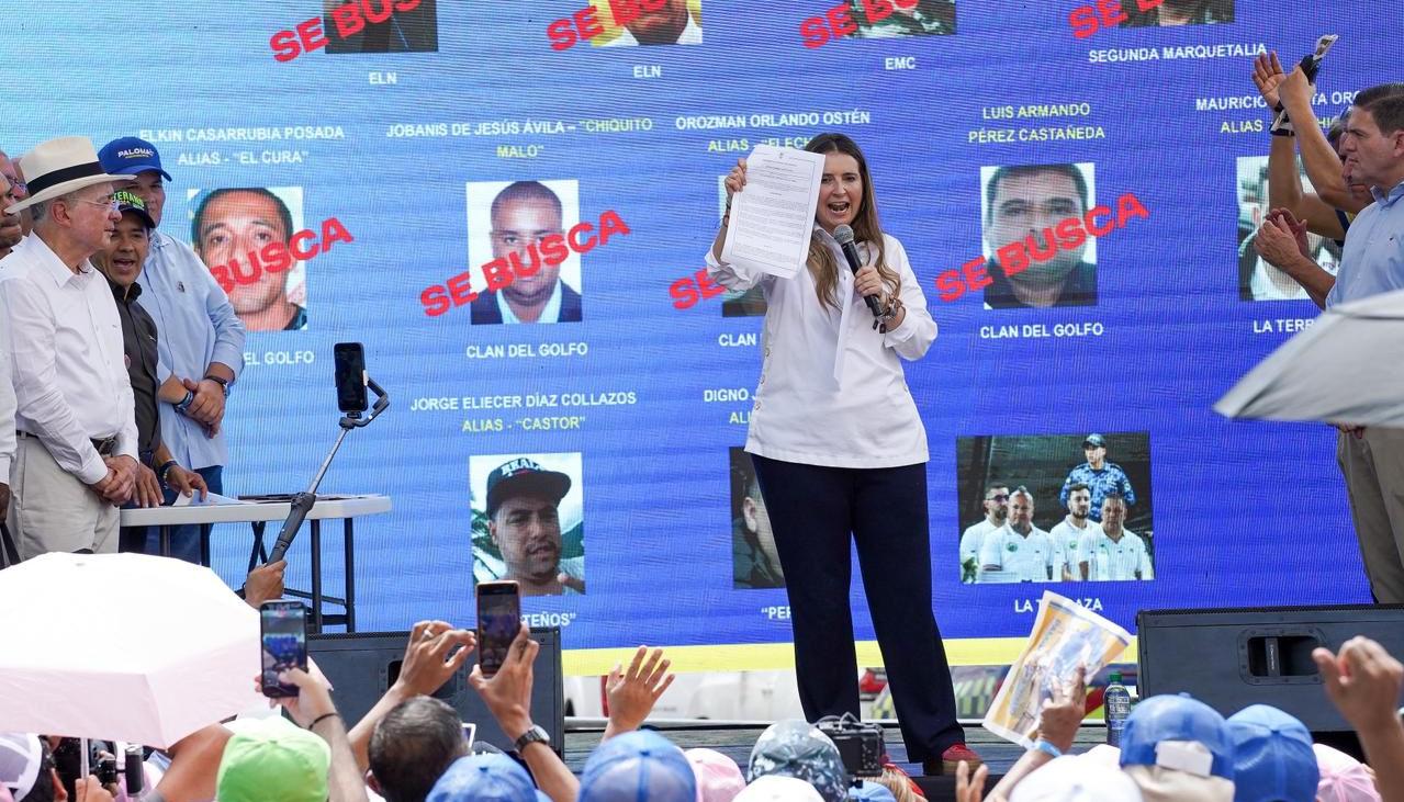 Paloma Valencia durante su discurso en la Plaza San Nicolás, en Barranquilla.