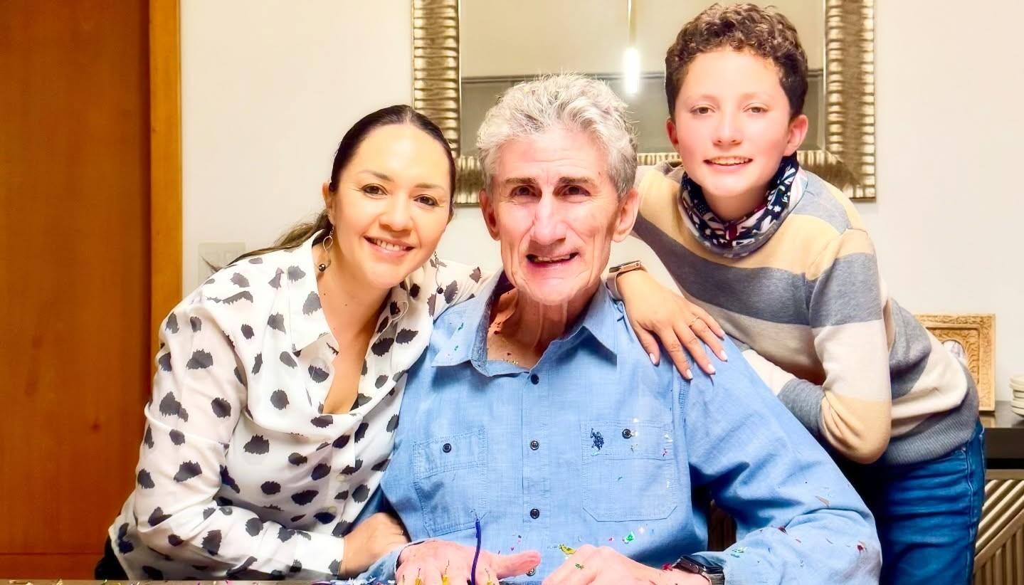 El 'Patón' Bauza con su esposa Maritza Gallardo y Nicolás, hijo de ambos.