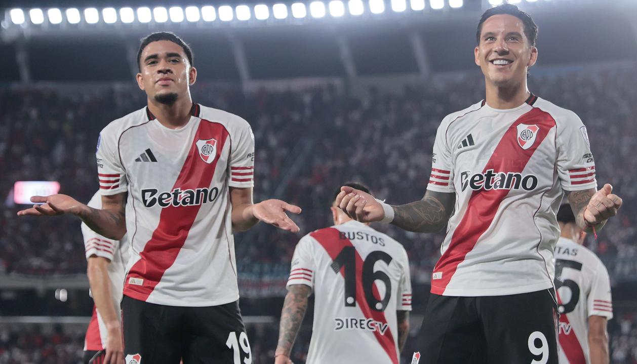 Kendry Páez y Sebastián Driussi, jugadores de River Plate.