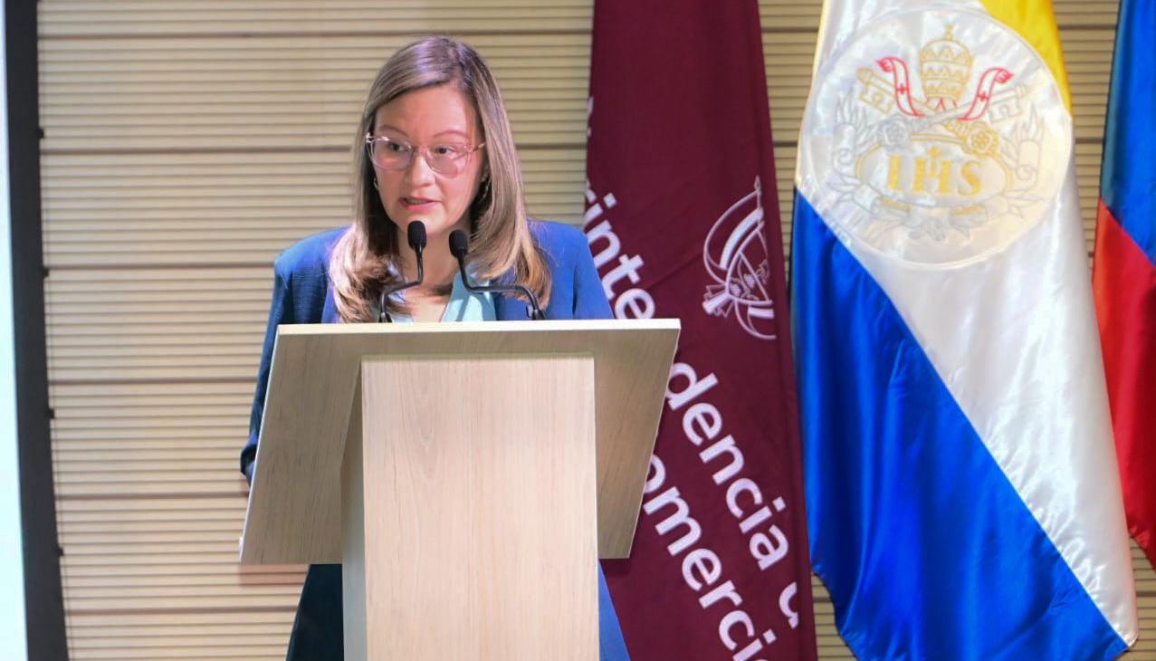 Cielo Rusinque, superintendente de Industria y Comercio. 