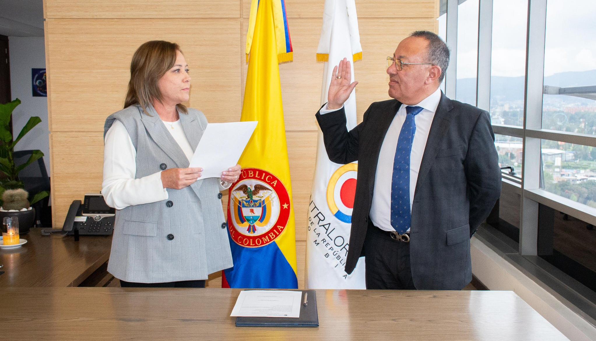Acto de posesión de Carlos Enrique Silgado como Vicecontralor General de la República.