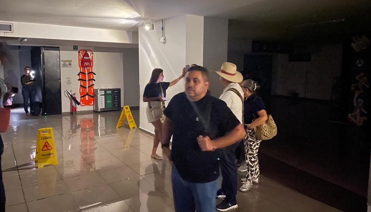 Aeropuerto Ernesto Cortissoz, sin energía.