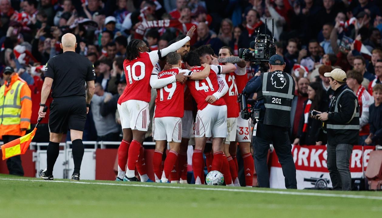 Momento de la celebración del gol.