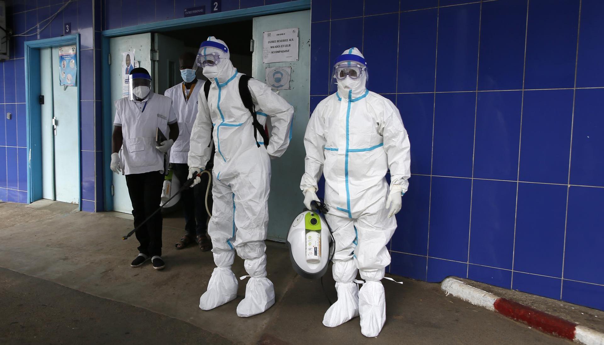 Controles sanitarios en Costa de Marfil, uno de los países africanos afecados por el ébola.