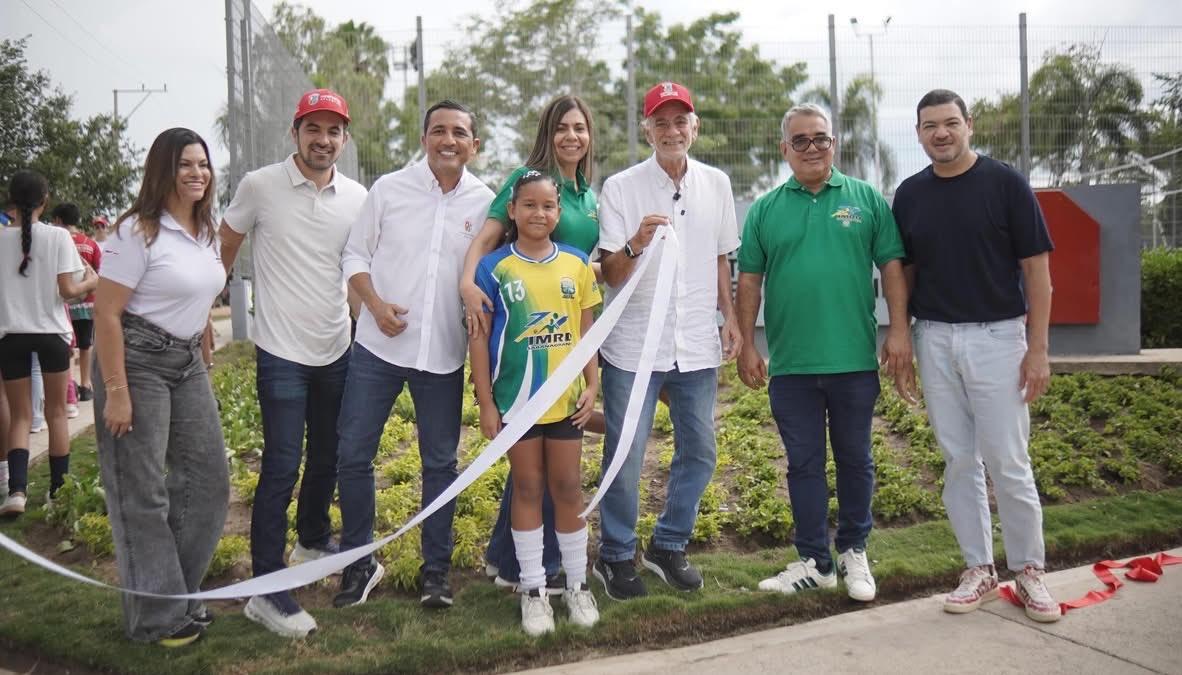 El Secretario General de la Gobernación y el Gobernador, en la entrega del Parque Estadio de Sabanagrande