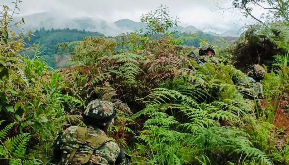 Enfrentamientos entre las disidencias y el Ejército.