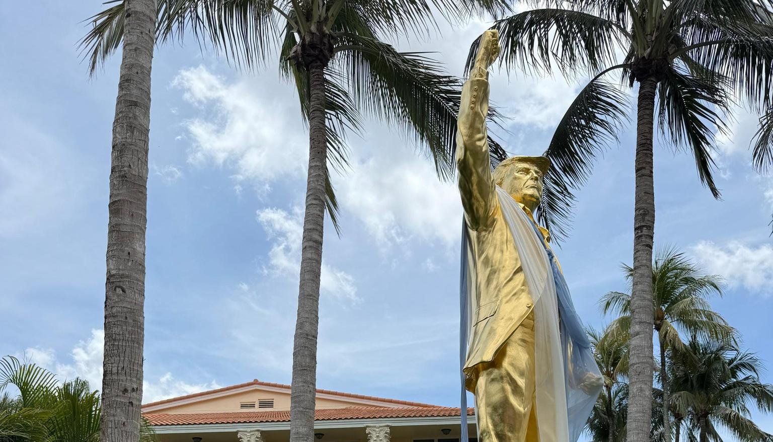 Estatua de Donald Trump.
