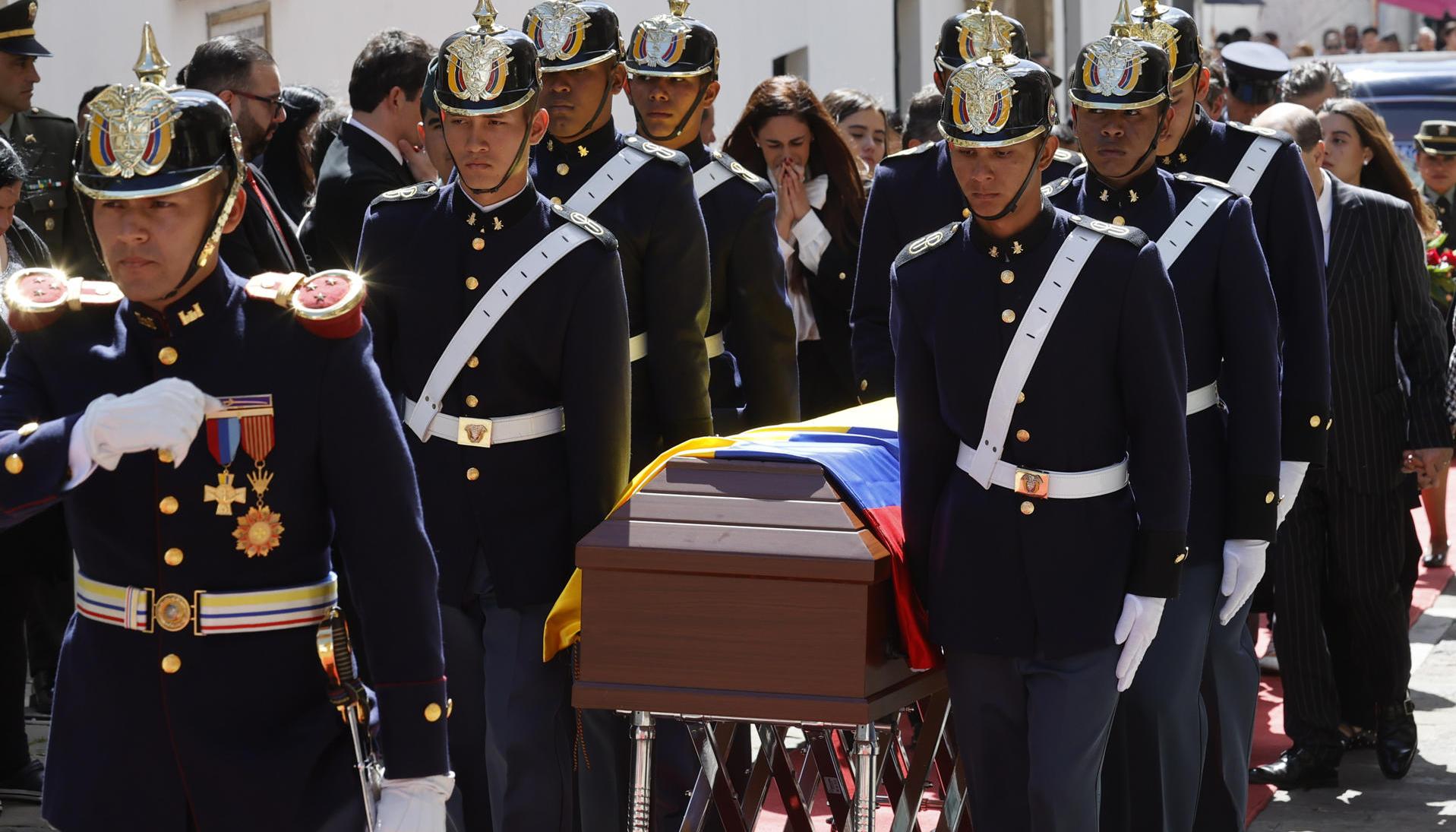 Féretro del exvicepresidente Germán Vargas Lleras este sábado, en el Palacio de San Carlos, en Bogotá