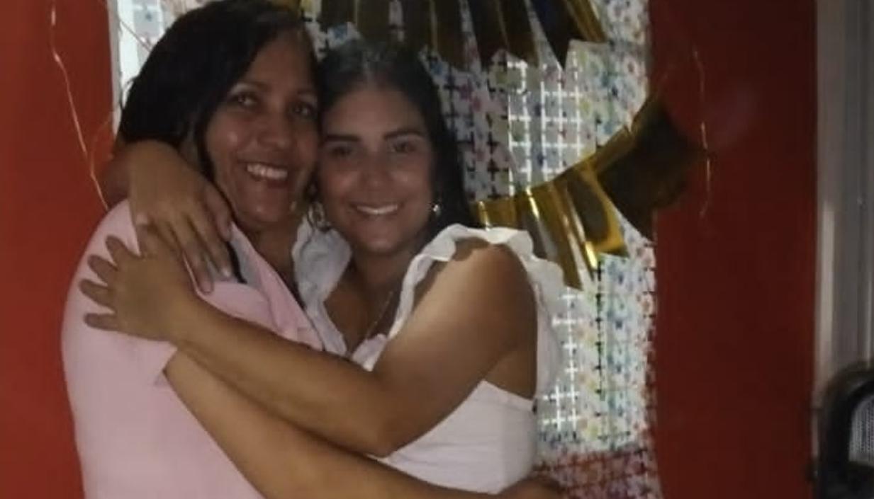 Gloria y su hija Isamar Algarín. 