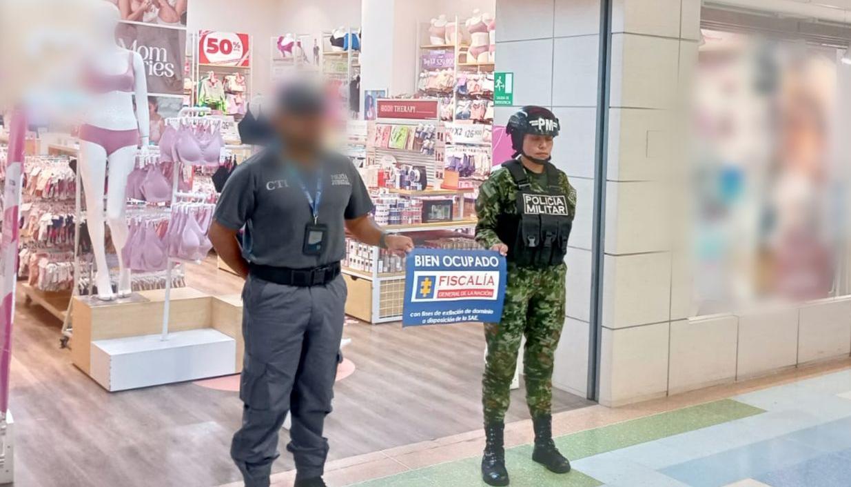 Diligencia de allanamiento a tiendas de Lili Pink. 