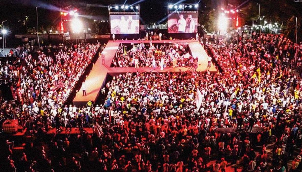 La manifestación de la "P" realizada en Barranquilla por Petro.