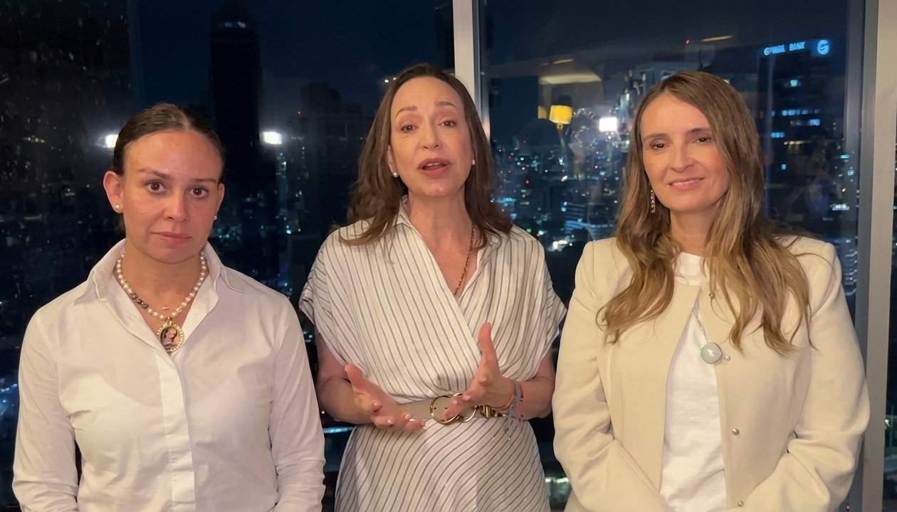María Claudia Tarazona, María Corina Machado y Paloma Valencia.
