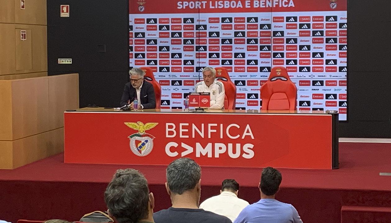 El técnico del Benfica, José Mourinho.