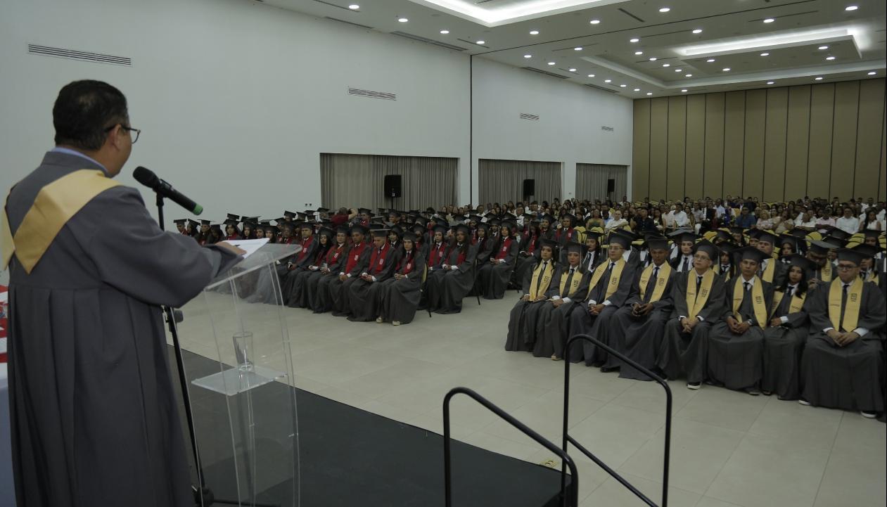 Graduación de especialistas de U PCA.