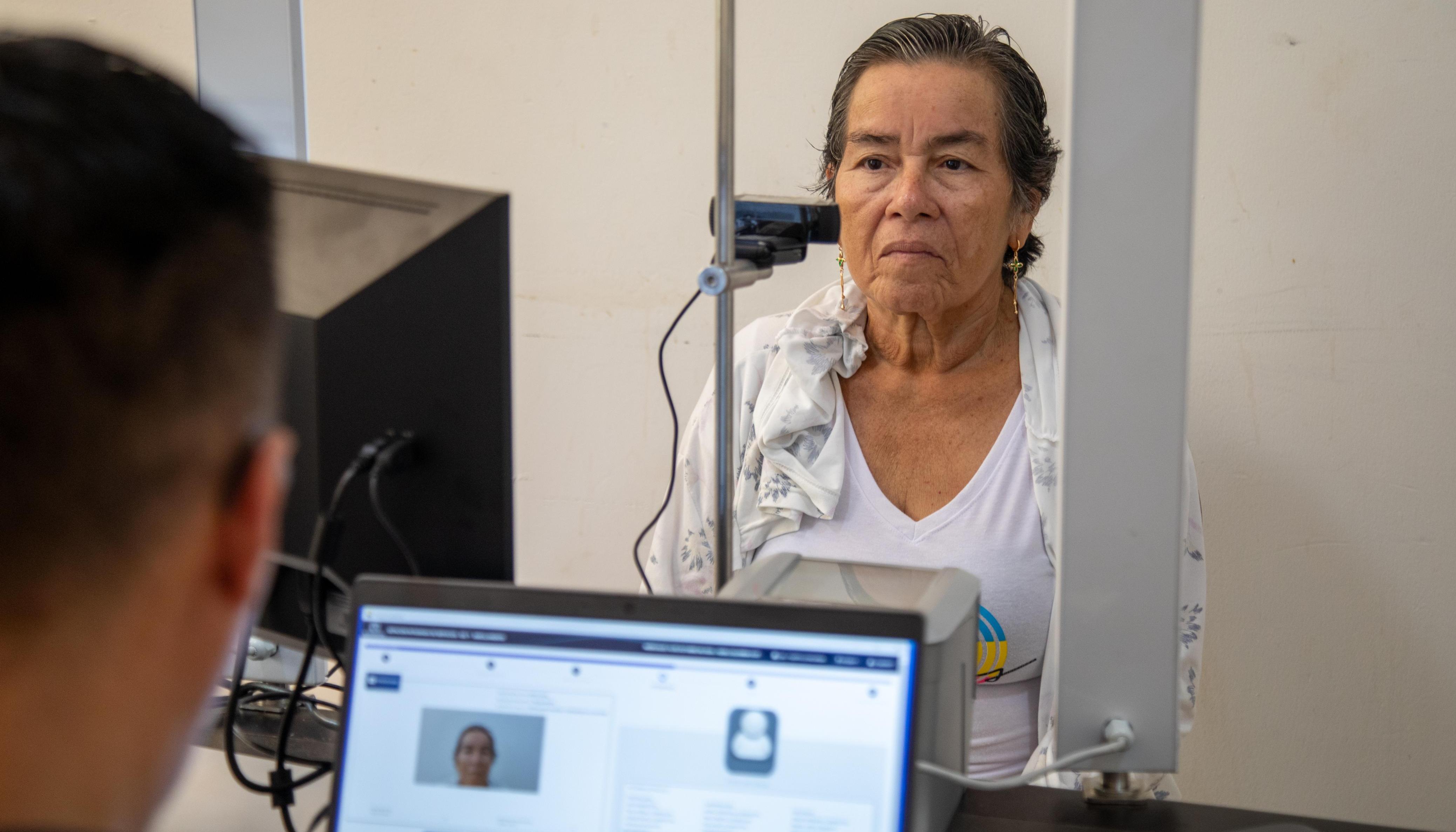 Servicio de registro para obtener la cédula en la Registraduría. 