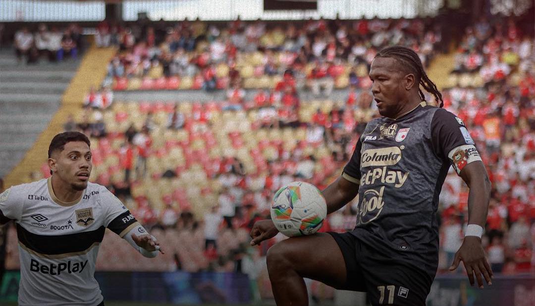 Hugo Rodallega en el partido entre Santa Fe e Internacional. 