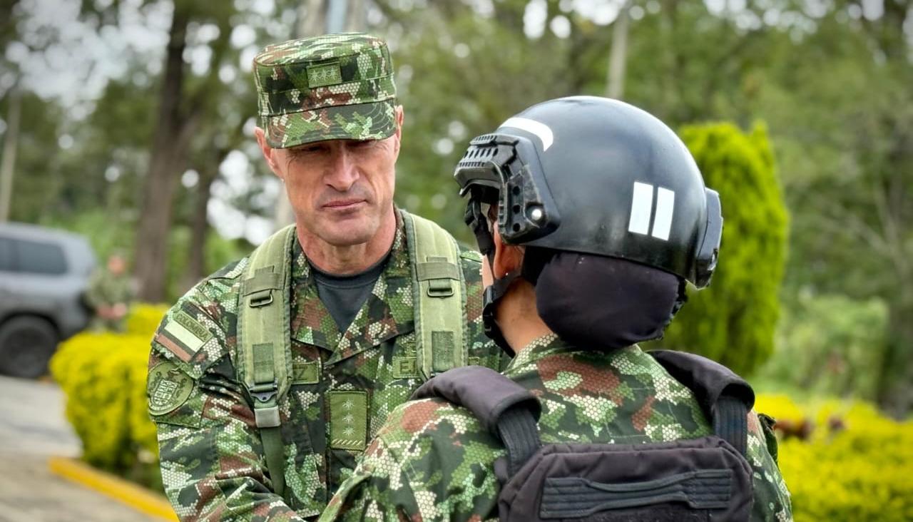 El mayor general Royer Gómez Herrera, comandante del Ejército. 