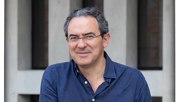 El escritor Juan Gabriel Vásquez habló sobre el impacto de las redes sociales en la literatura.