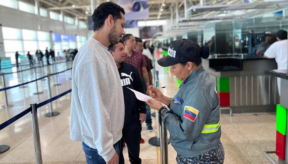 Repatriación de 166 migrantes de Estados Unidos a Venezuela.