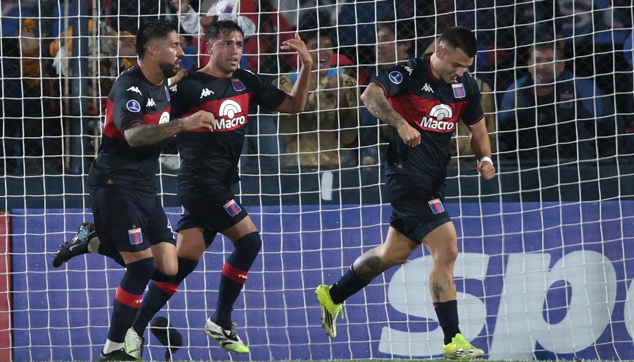 La celebración de los jugadores de Tigre.
