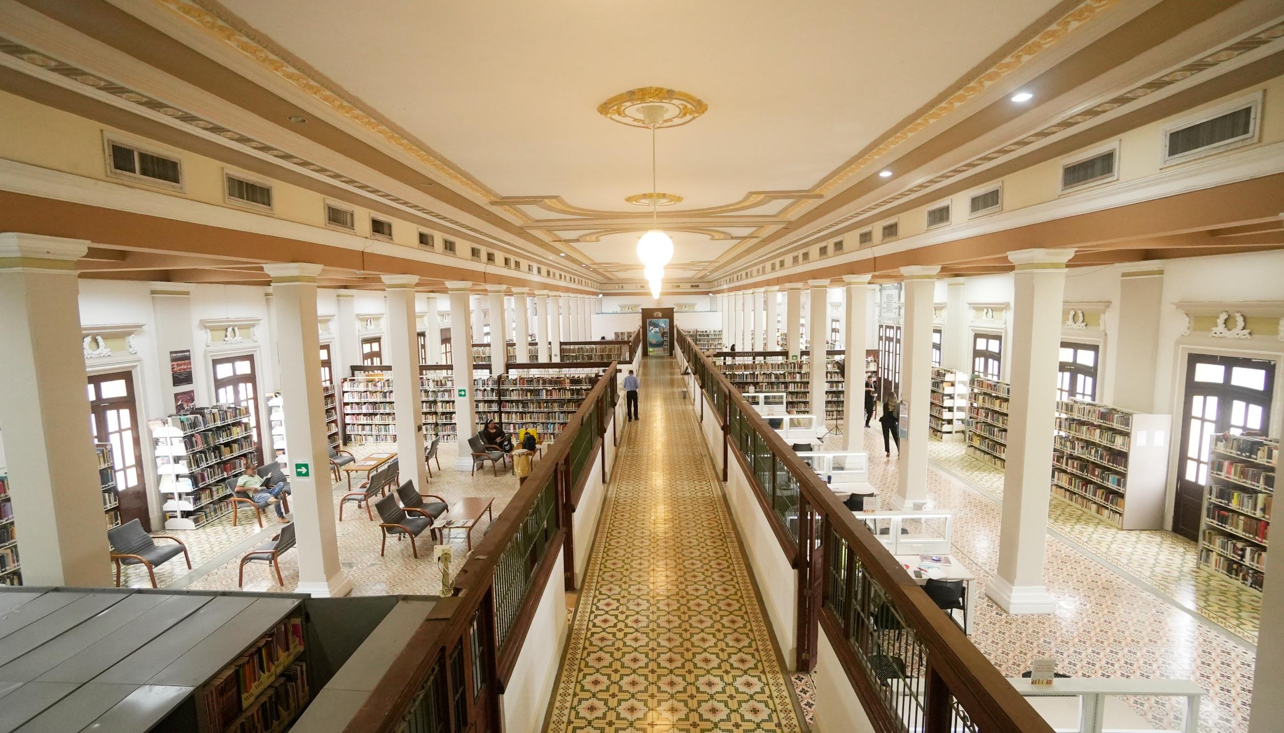 Biblioteca Piloto del Caribe, ubicada en el edificio de la Aduana.