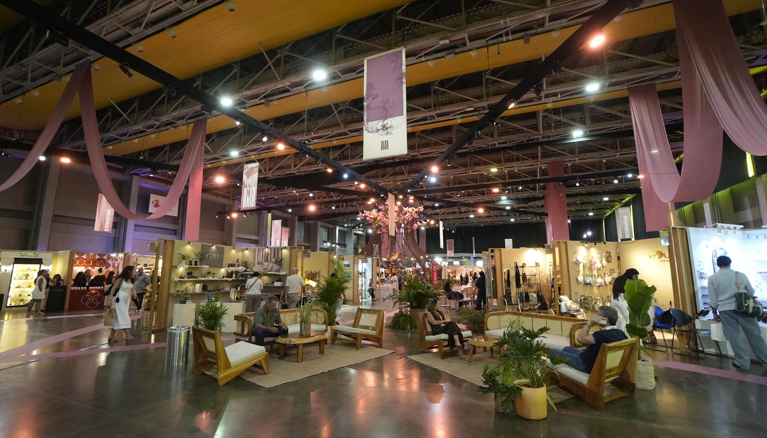 Feria AMA desarrollada en el Centro de Eventos Puerta de Oro.