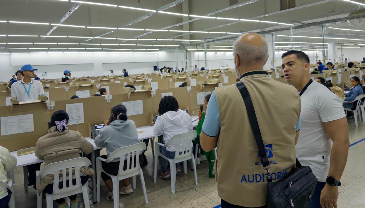 Registraduría adelanta simulacro nacional de preconteo de cara a las elecciones presidenciales 2026.