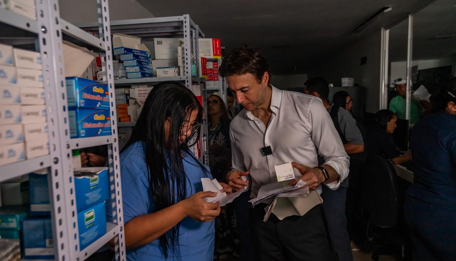 El supersalud en un dispensador de medicamentos, en Barranquilla