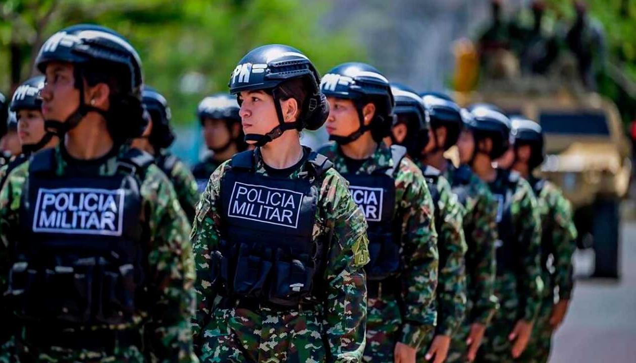 Mujeres denuncian acoso sexual durante exámenes de ingreso del Ejército.