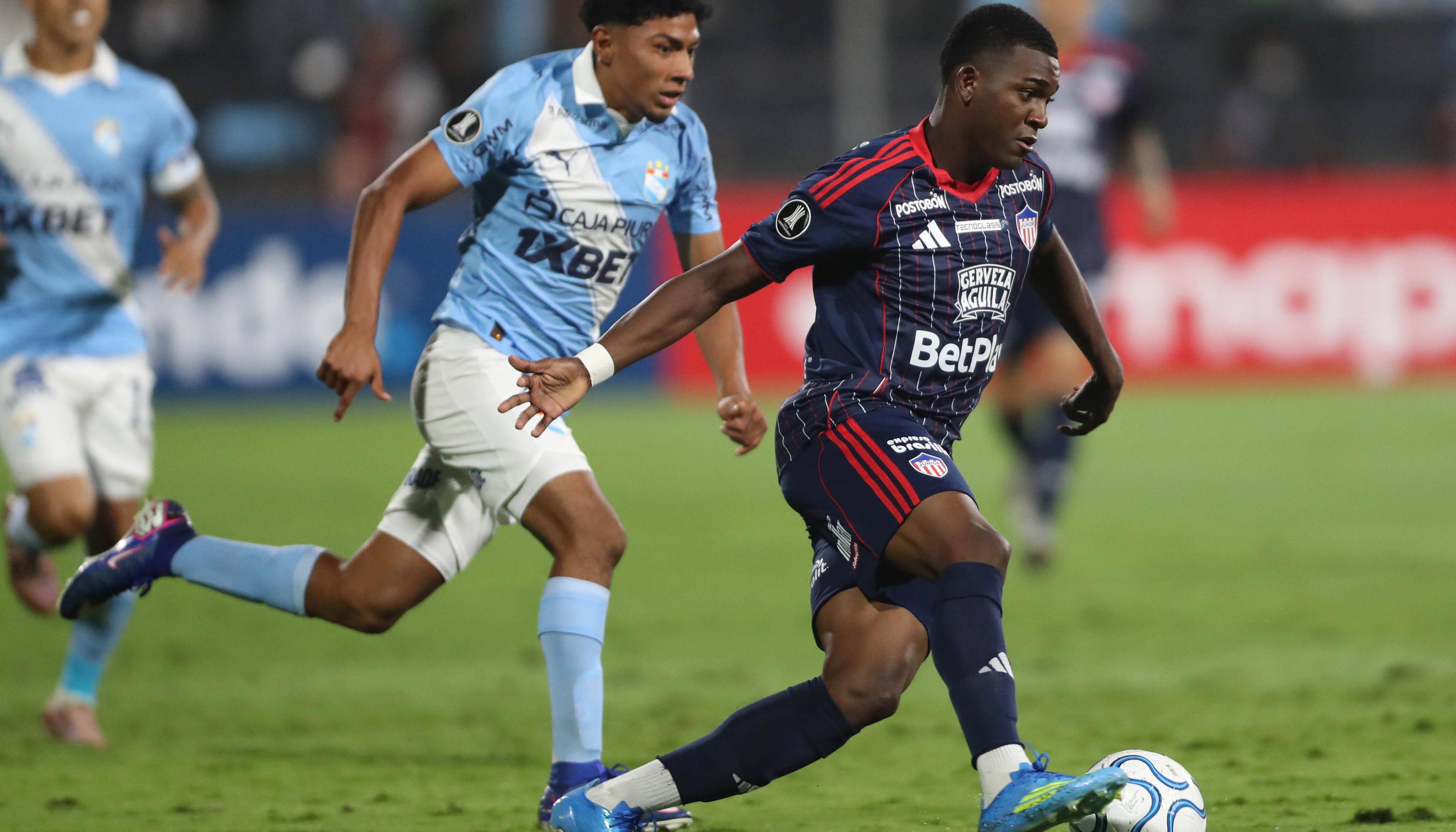 Joel Canchimbo durante el partido contra Sporting Cristal, en Lima. 
