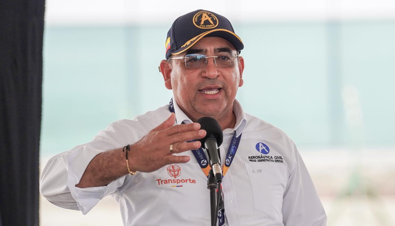 Luis Alfonso Martínez Chimenty, director de la Aeronáutica Civil.