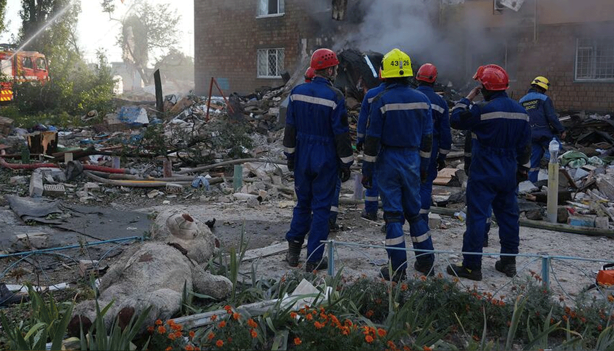 Doble atentado a vehículo de misión humanitaria en Ucrania.