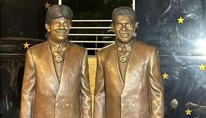 Esculturas en homenaje a Rafael Orozco e Israel Romero. 